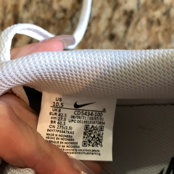 Brand new Nike court women - Picture 13 of 13